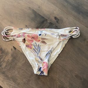 Billabong swim bottom L